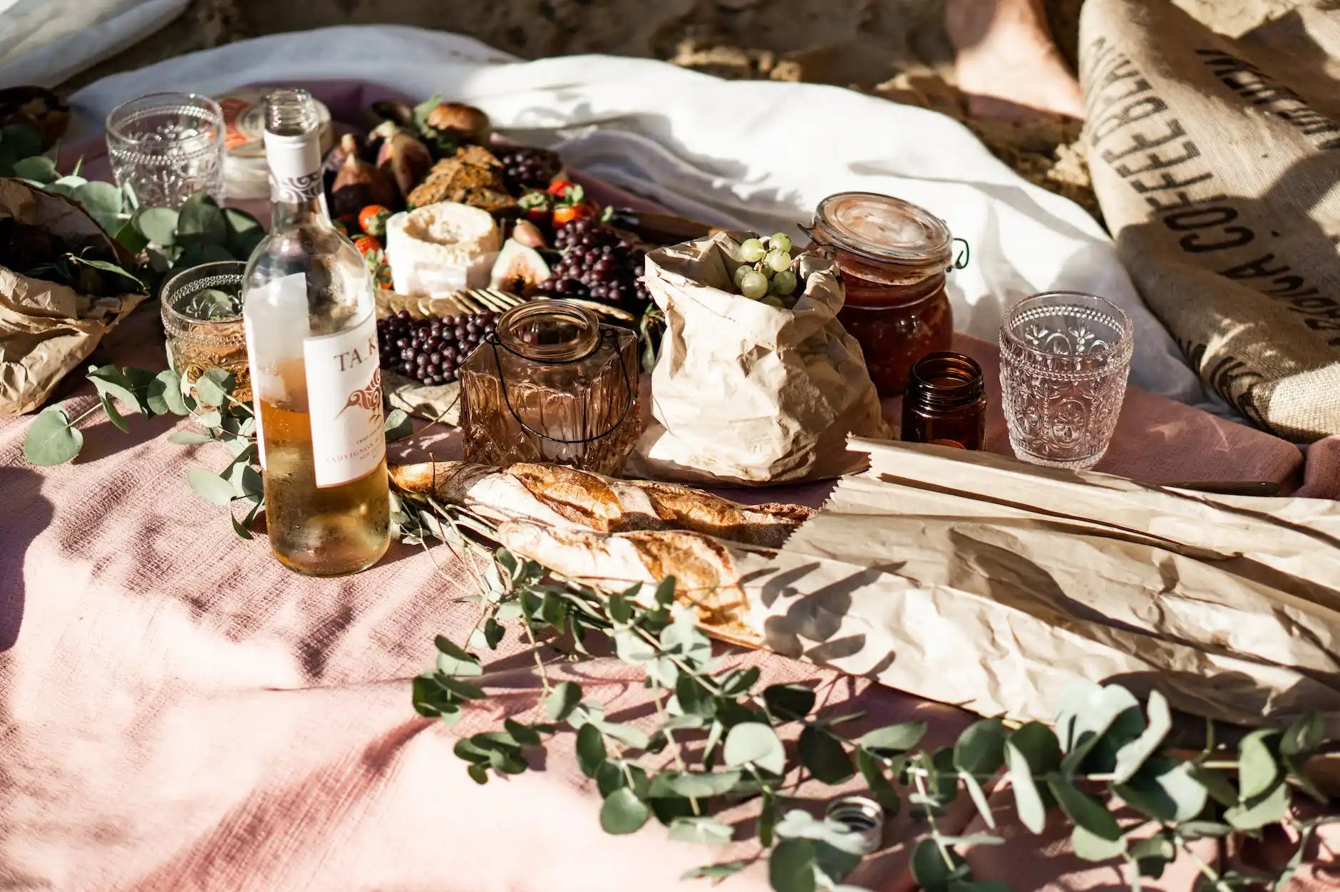 image of a summer picnic
